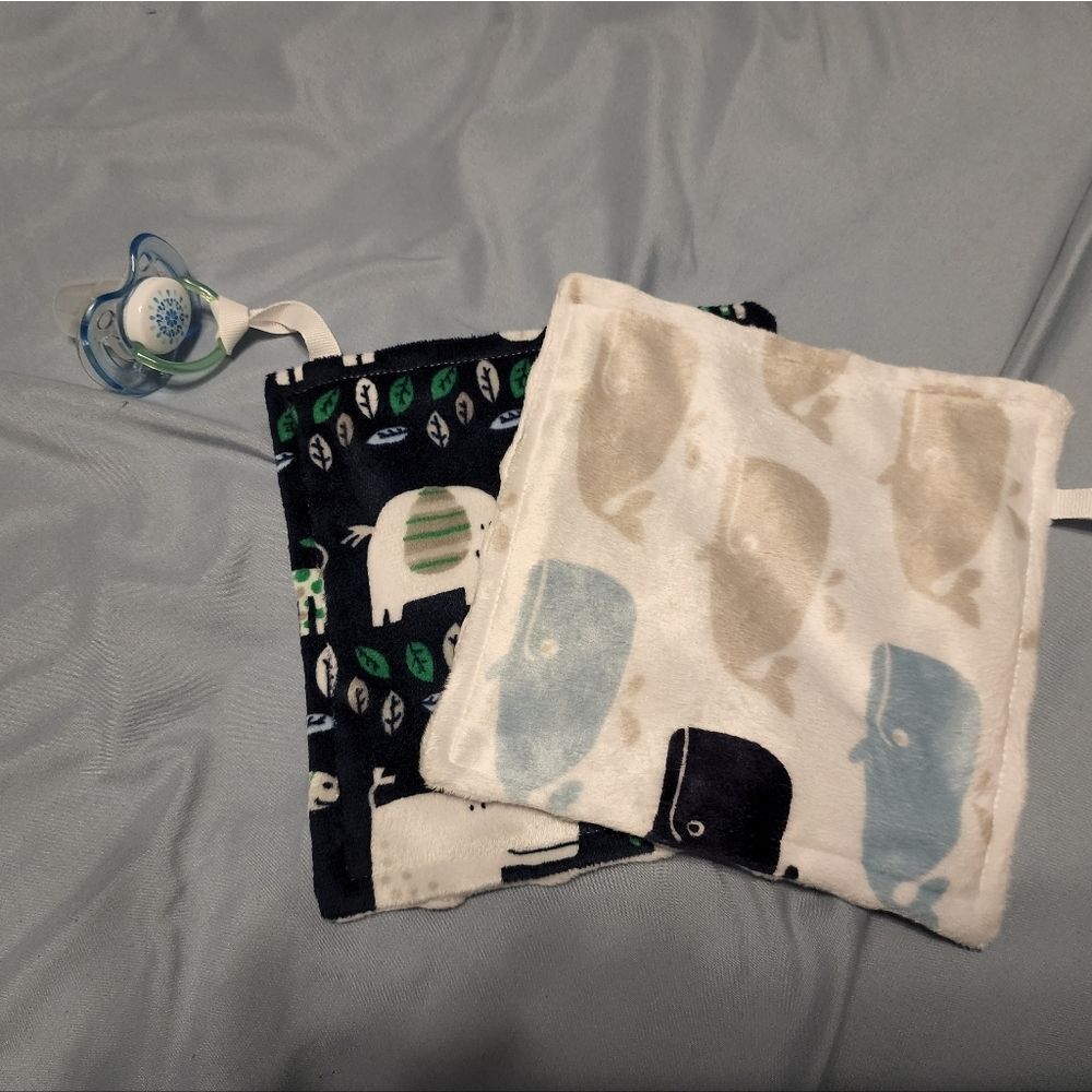 Handmade Soft Burp Clothes Bibs with a‎ Binkie! New!